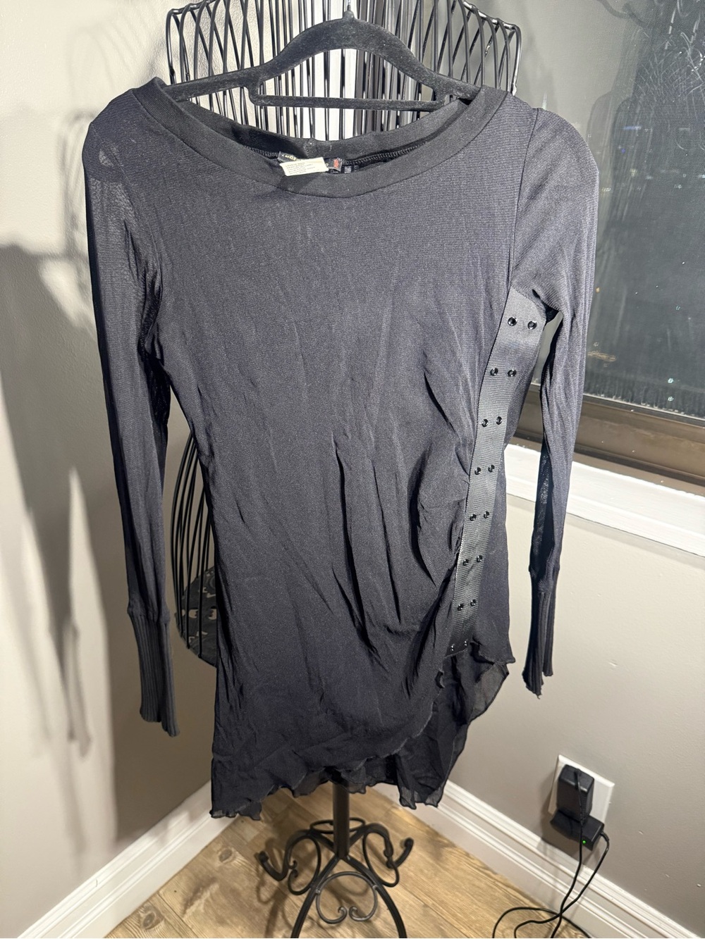 Black Long-Sleeve Hook-and-Eye Tunic Top